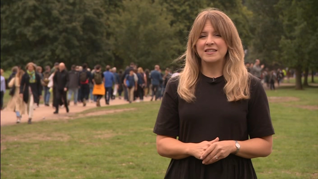 BBC London News_20220909_19302000.ts_snapshot_10.15.392
