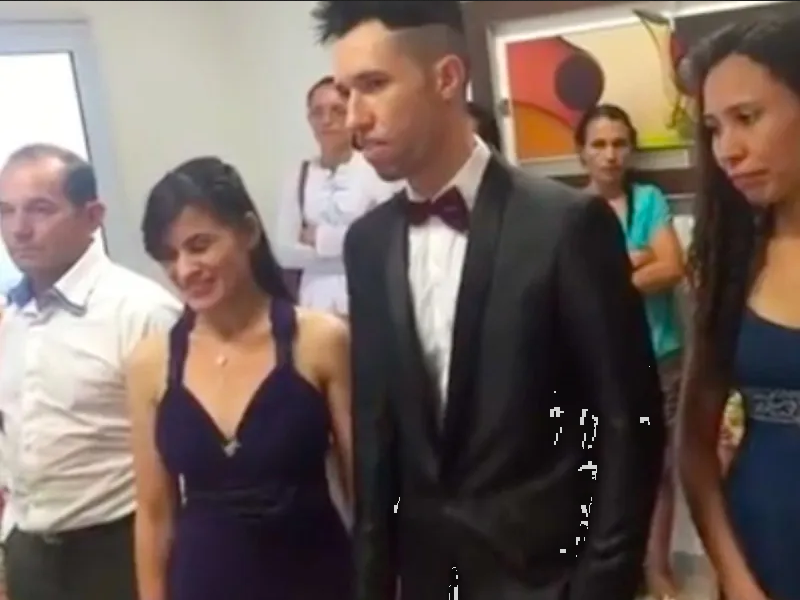 Novia arruina su boda civil con una broma pesada al juez