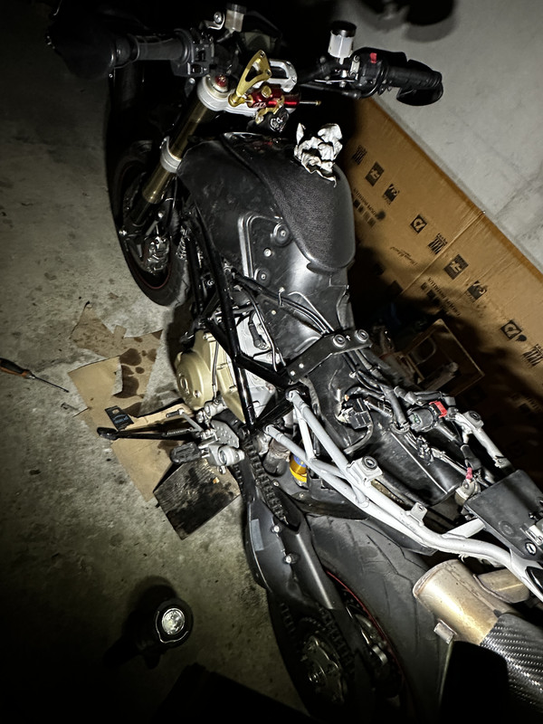 37C5BC67-6E12-43A9-93E2-05A142E24675