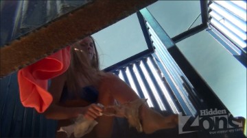[Image: Voyeur16085091405.jpg]