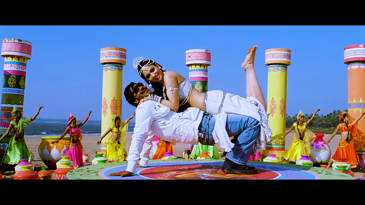 Tamanna Hot Song From Himmatwala Naino Main Sapna 4K (Best Quality).mp4_snapshot_02.13_[2021.04.05_1
