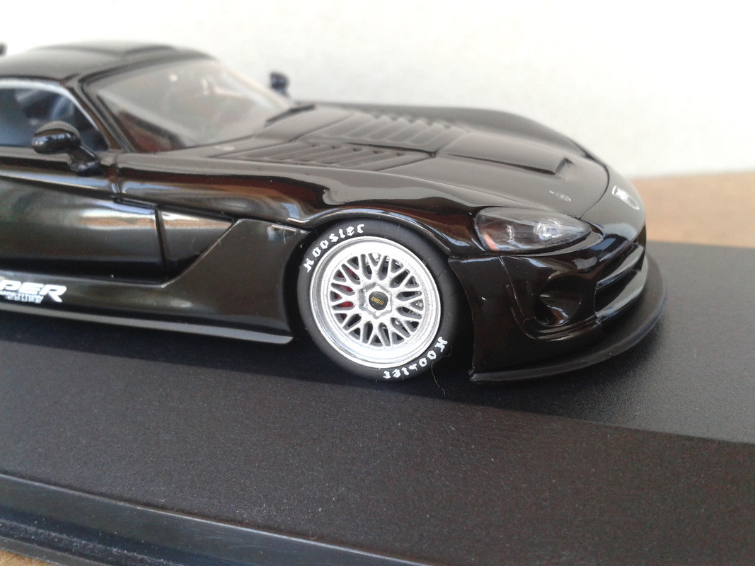 2003 Dodge Viper Mk III Competition Coupé (Auto Art) (26)