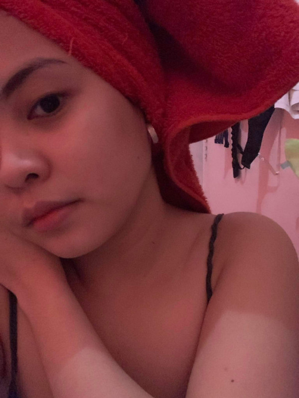 巨乳雙球電眼妹