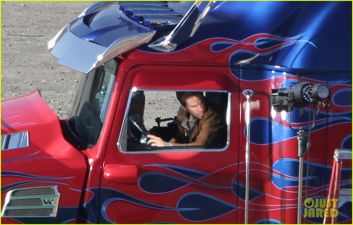 mark-wahlberg-hints-at-doing-more-transformers-0