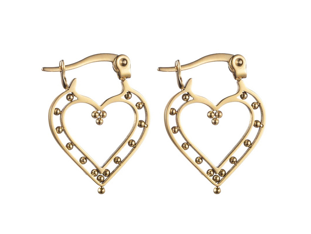 We are in love! These adorable Bali inspired heart earrings are very detailed and will give your ear party that bohemian look. They are also perfect to combine with small hoops or studs.