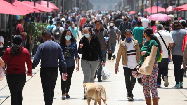 AMLO celebra disminución de casos de Covid-19 en México