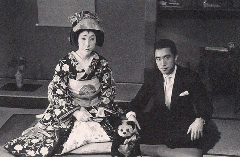 1956-Yukio-Mishima-et-Nakamura-Utaemon