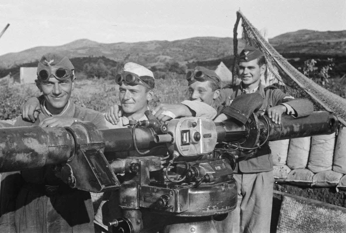 Le télémètre dirigeant les canons de la batterie de FlaK.1