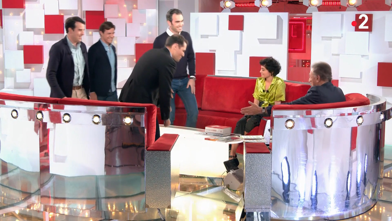 2021-11-28_15_10_Fr2_Vivement-dimanche.mp4_snapshot_30.39.318