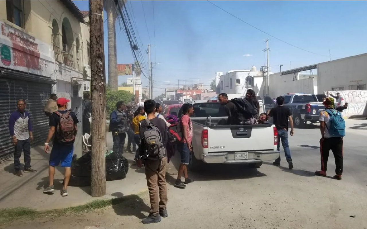 Brutal ataque a migrantes en Ciudad Juárez, mexicanos les prendieron fuego