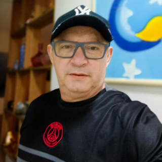 Site institucional com bloco de streaming