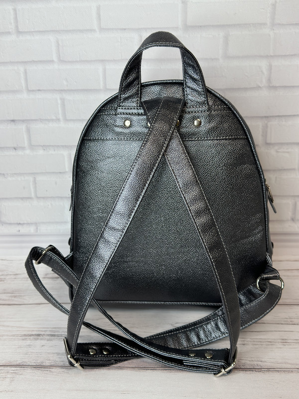 1EEC9392-8307-4F4F-80F1-11483916EEE1