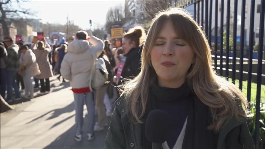 BBC London News_20230206_18301900.ts_snapshot_11.27.399