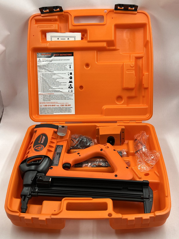 RAMSET TRACKFAST TF1200 CORDLESS FULLY AUTOMATIC NAILER GUN KIT RAMSET TRACKFAST TF1200 CORDLESS FULLY AUTOMATIC NAILER GUN KIT
