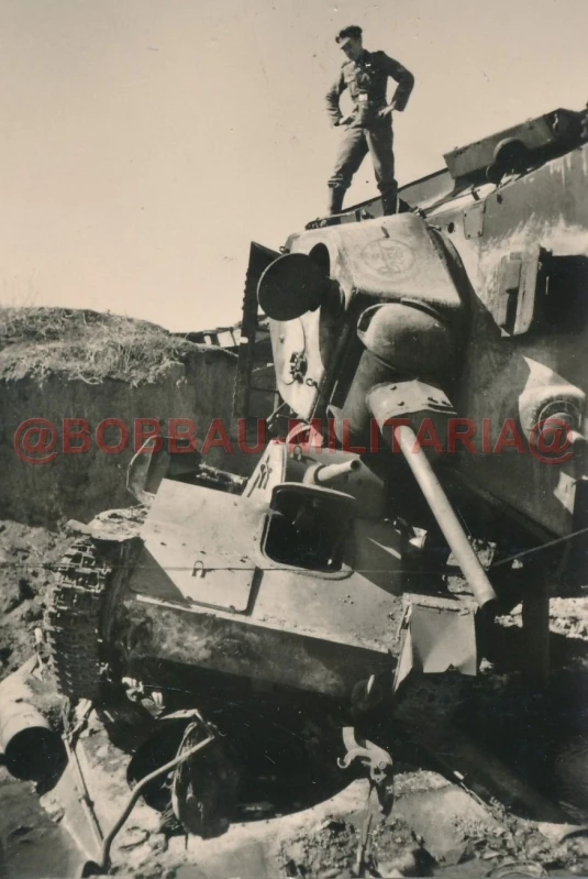 R133 Foto Russland abgeschossene russische Panzer T34 combat russian tanks