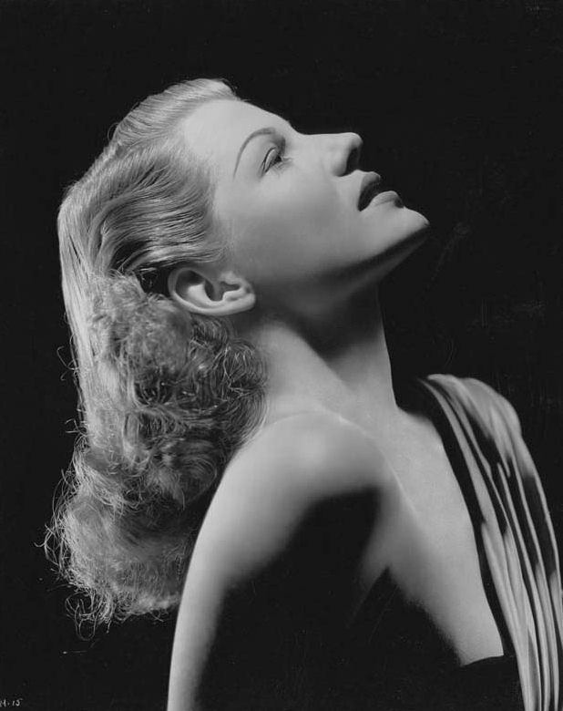 rita_hayworth_d19