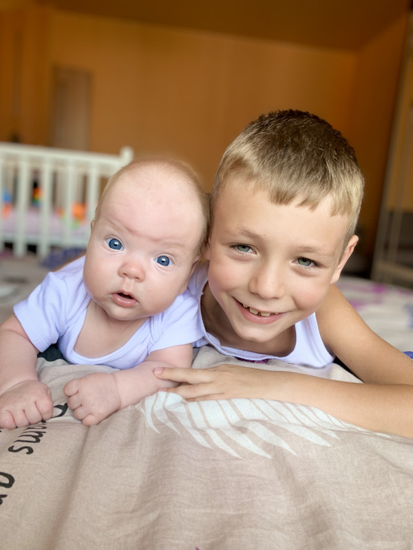 B0E68EFC-C8A7-4E1B-BC09-FCF872698678