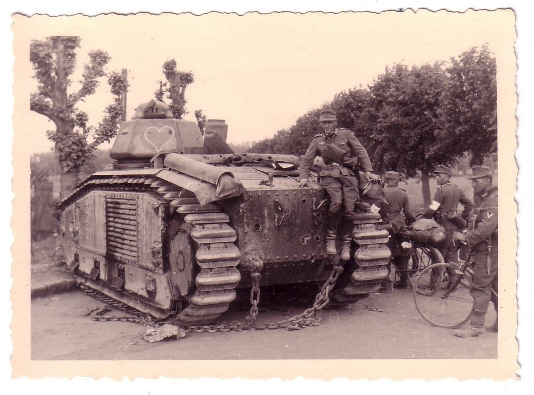 Foto - Gebirgsjäger - franz. Panzer - Herz Kennu