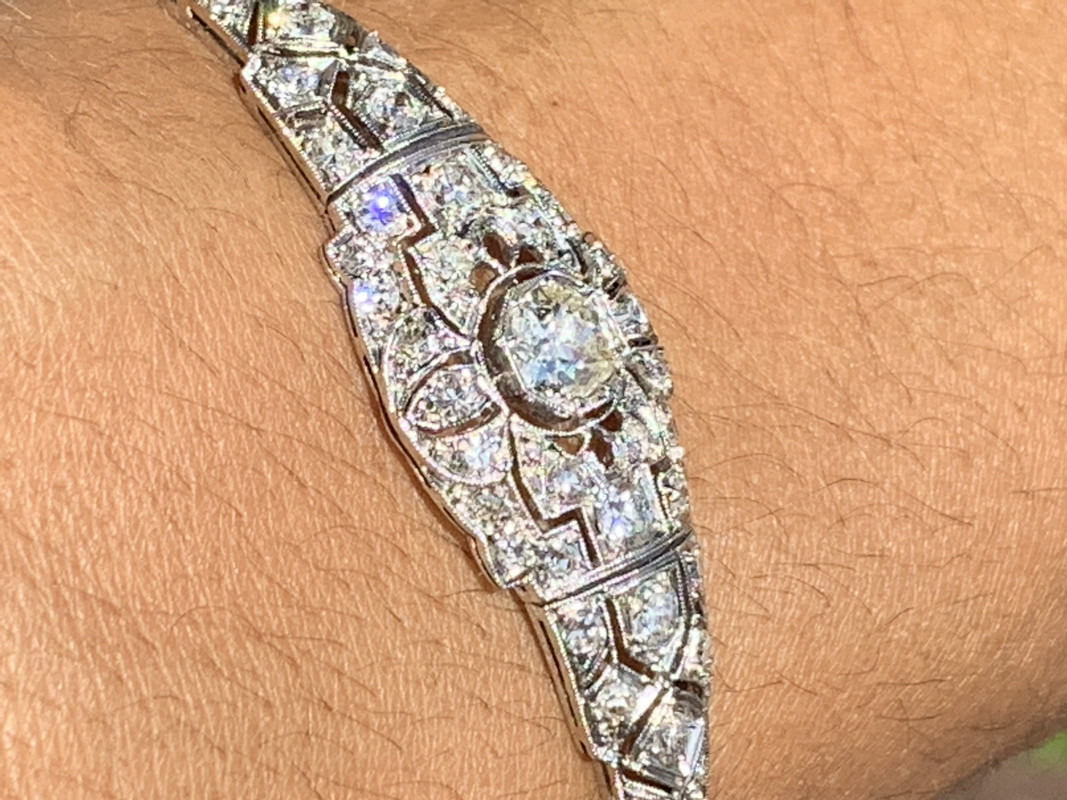 54E89BF7-8177-461A-8C10-10D408F42335