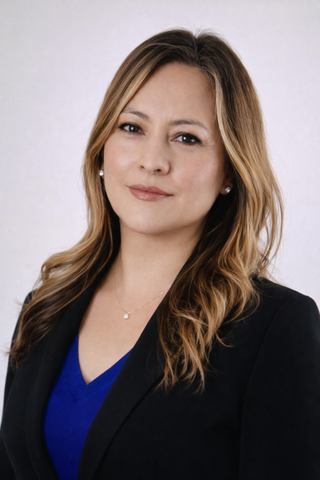 Estela, Bilingual English/Spanish Producer at Awan Insurance Agency