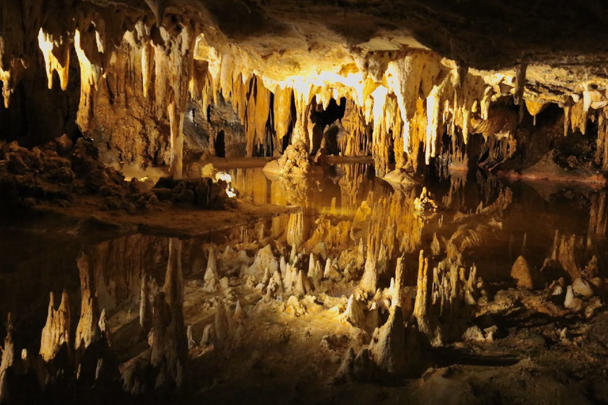 gold-largecavern.jpg