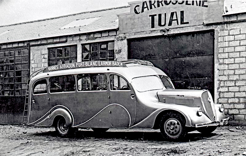 Latil-autocar-Bretagne-carrossier-Tual