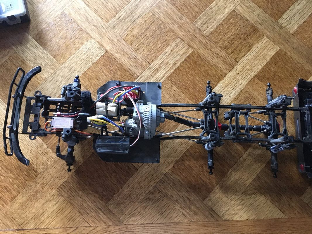 UMG 6x6 Axial IMG-2010
