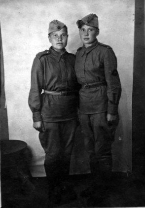 Mujeres artilleras de la unidad antitanques