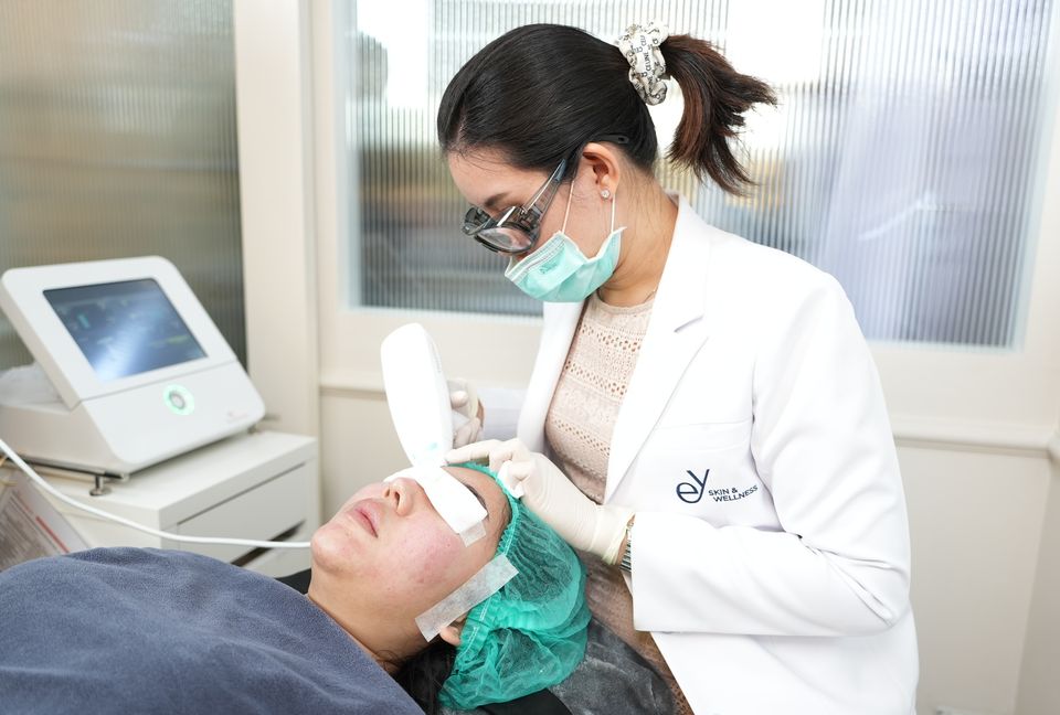 EY CLINIC เผยอินไซต์ปัจจัยการเกิดสิวในวัยผู้ใหญ่ที่ถูกมองข้าม ชูนวัตกรรมยกระดับการรักษาสิว หลุมสิวและ Anti-Aging