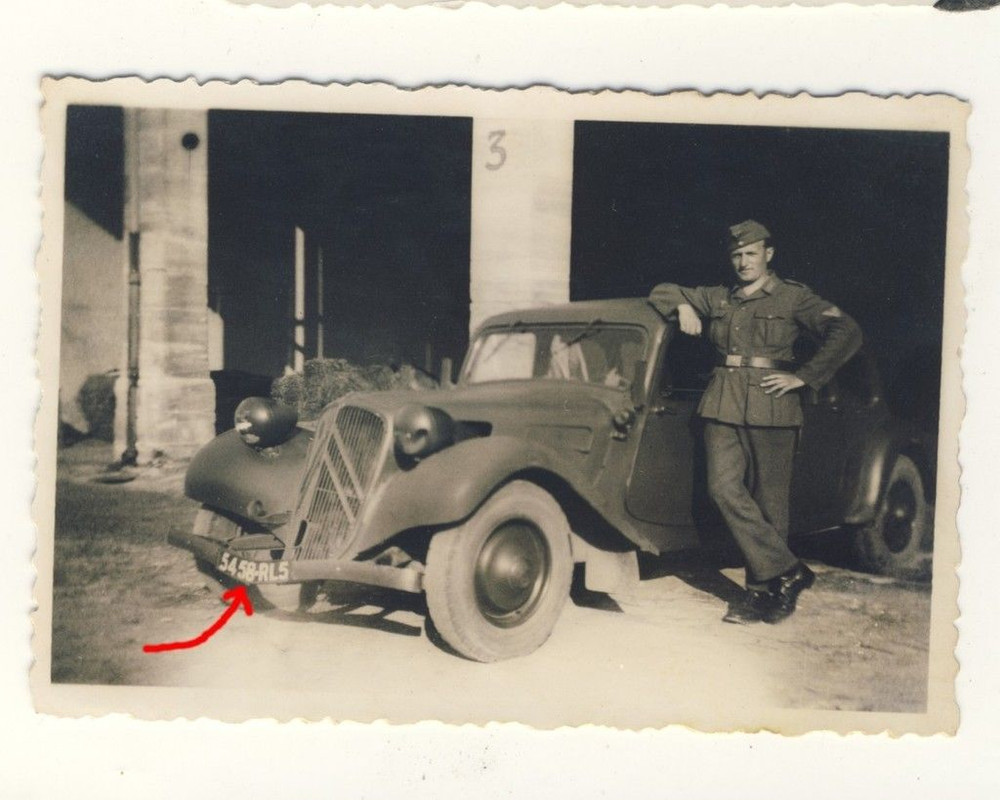 Foto Wehrmacht - französisches BEUTE Auto PKW - 