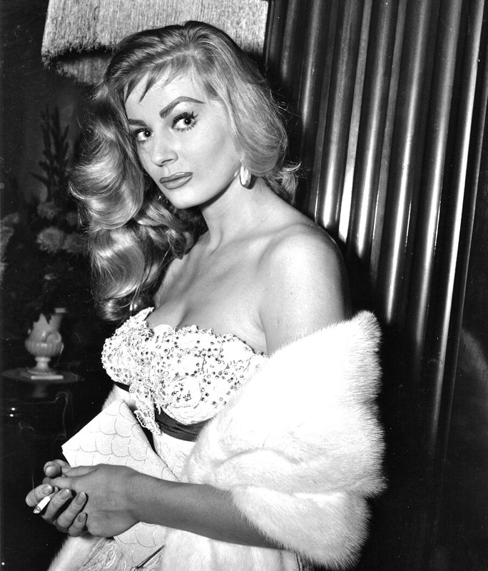 anita_ekberg_mf03