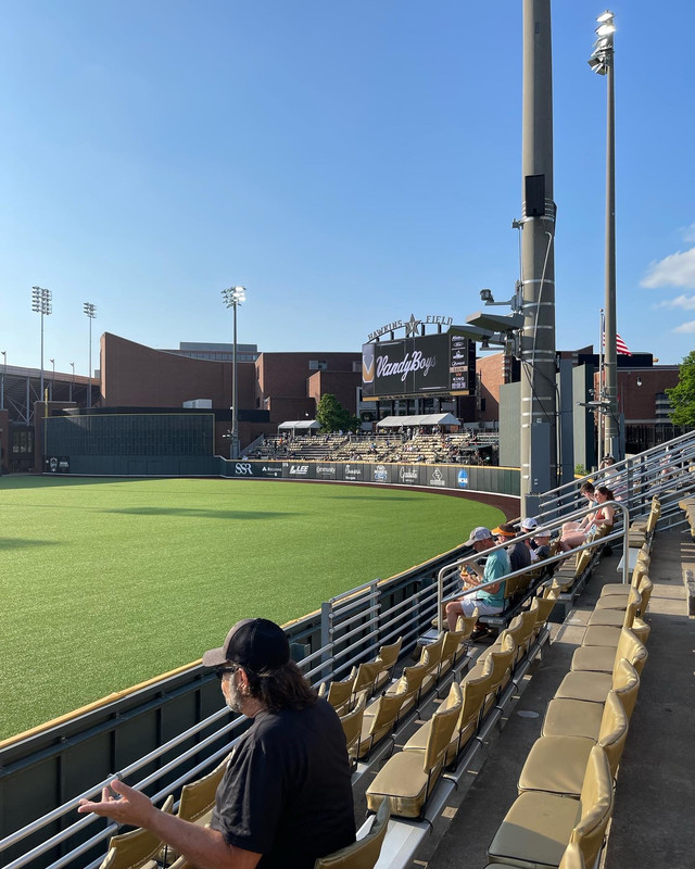 57E14A9B-8500-42AB-96EE-3B505B931F4C