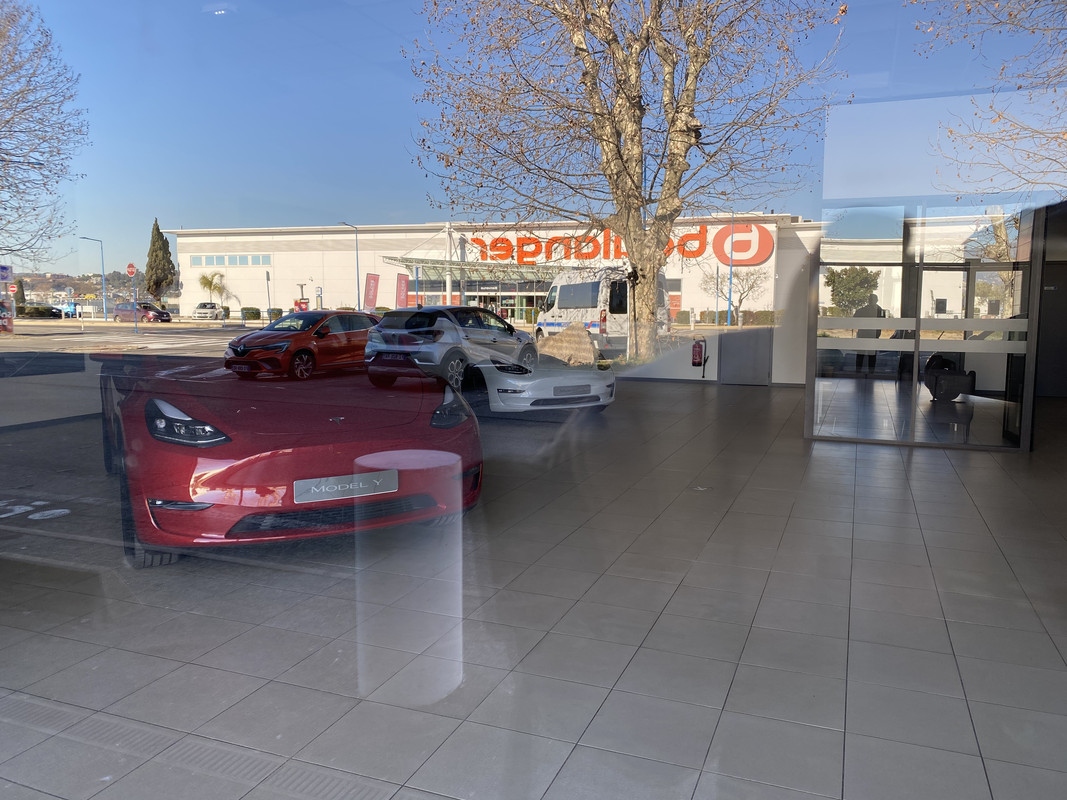 EEF8FF9A-ADF1-4498-BE0A-E6DE2286BAC2