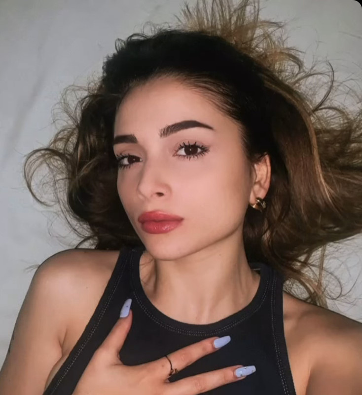 0F4D7EE8-F593-4BE4-93D8-BE689919FBF3