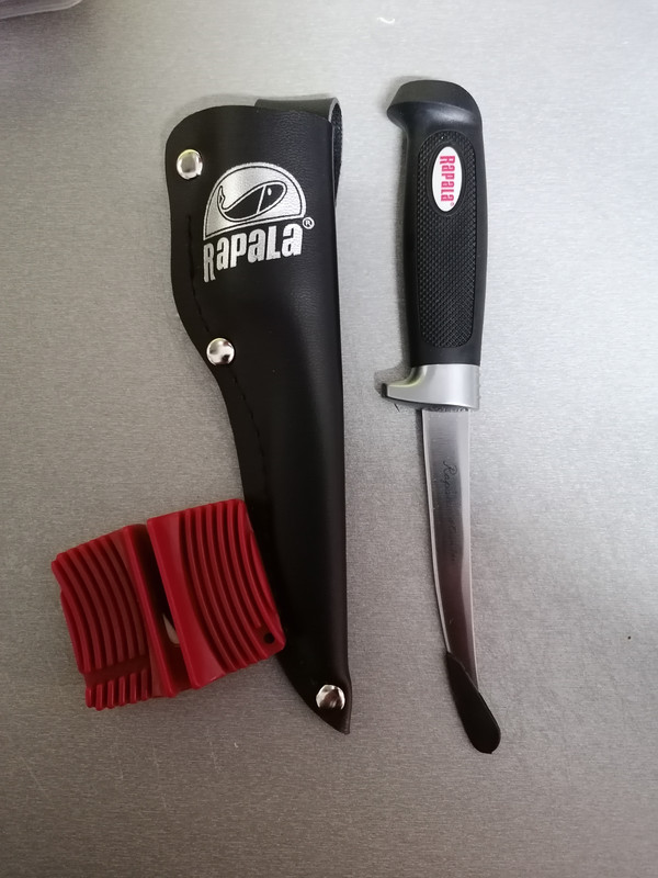 Rapala nož 1