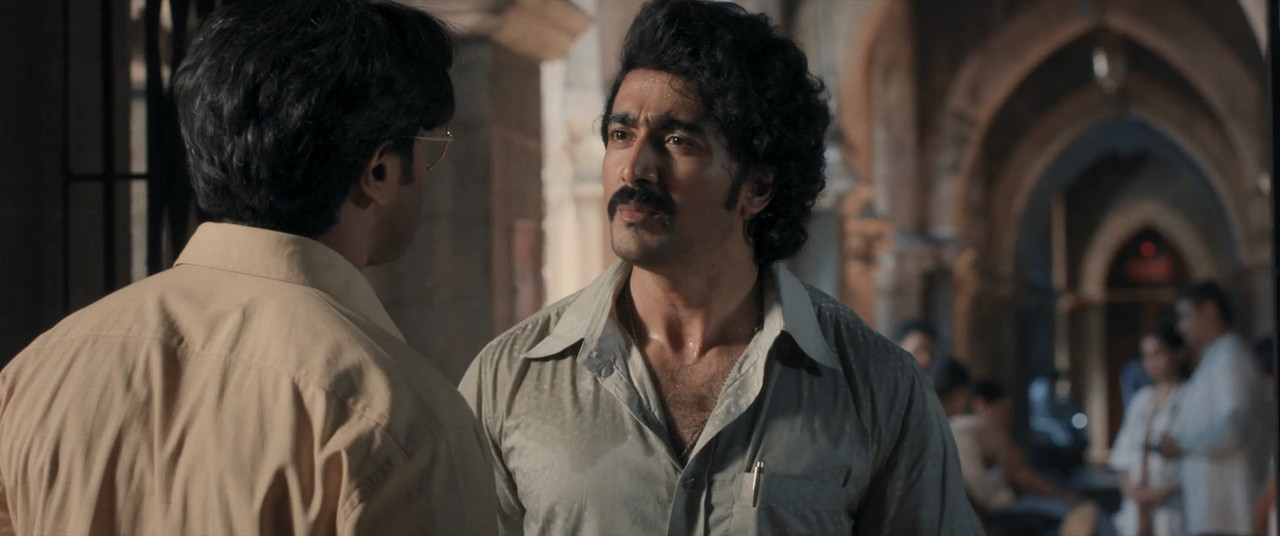 Lucky Baskhar 2024 WebRip [Hindi + Tamil + Telugu + Malayalam + Kannada] 480p, 720p, 1080p ESub Screenshot