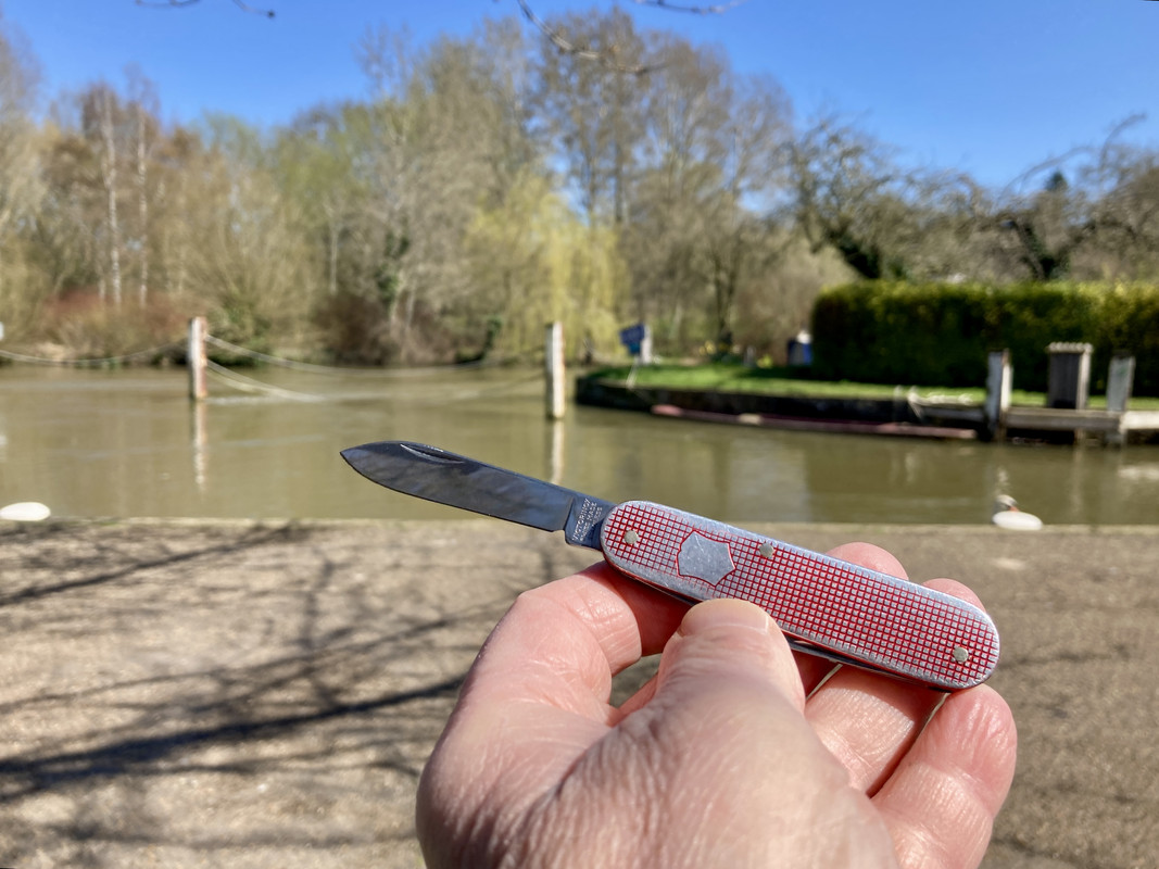 EB7BF927-DBA2-403B-9528-A6F9B2397CF9