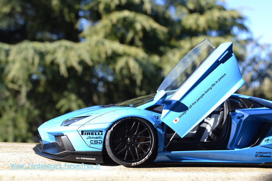 LAMBORGHINI-AVENTADOR-LB-g