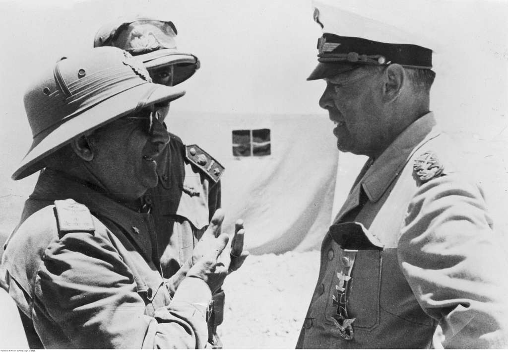 28 de julio de 1942, Ugo Cavallero conversando con Albert Kesselring 28 de julio de 1942, Ugo Cavallero conversando con Albert Kesselring
