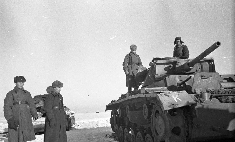 Немецкий танк, захваченный в боях за местечко Котлубань близ Сталинграда (1)