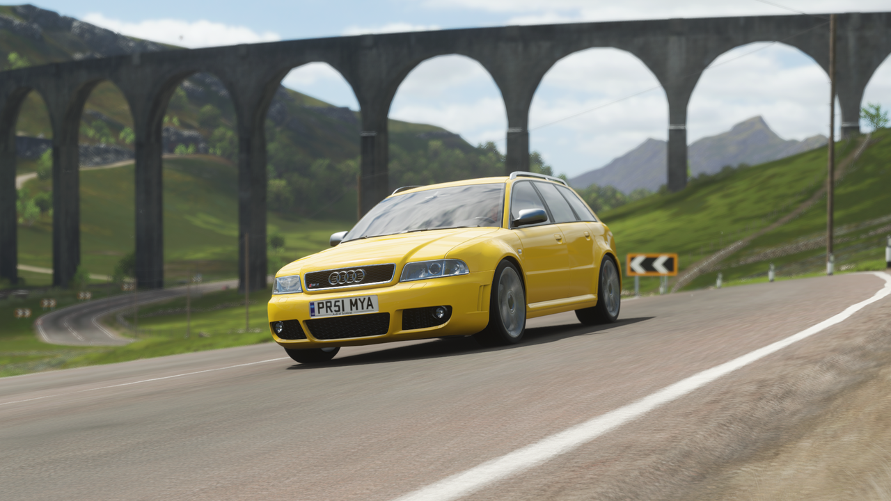 FH4-Audi-RS4-Avant-B5-12.png