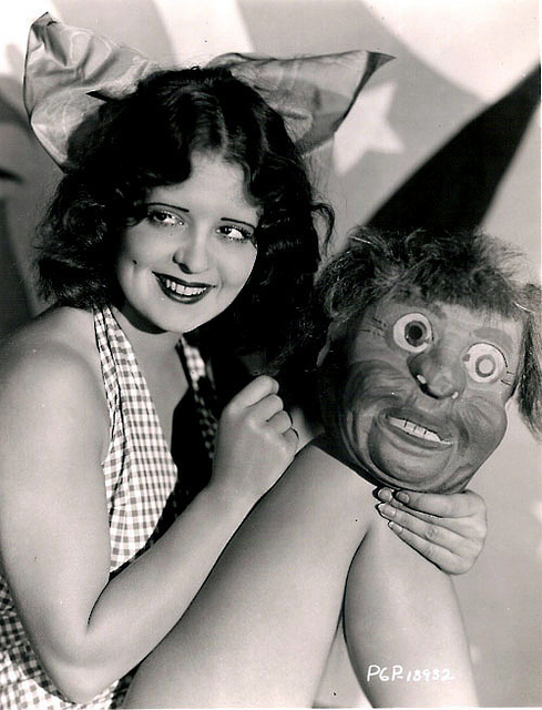 https://farm7.staticflickr.com/6190/6151344268_7fa28f6ffd_z.jpg