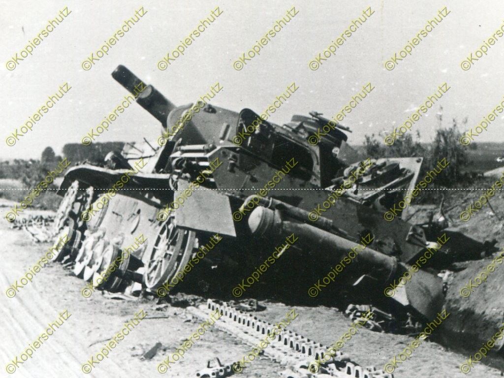 Foto, Wehrmacht, zerstörter Panzer IV vor Raseiniai, Litauen