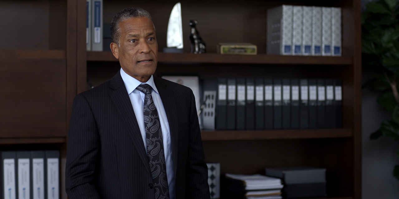 Bosch.Legacy.S01E01.The.Wrong.Side.of.Goodbye.2160p.10bit.AMZN.WEB-DL.DDP5.1.HEVC-Vyndros.mkv_snapsh