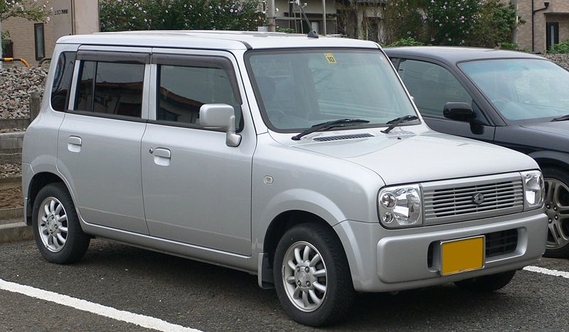 800px-2002_Suzuki_Alto-Lapin_01