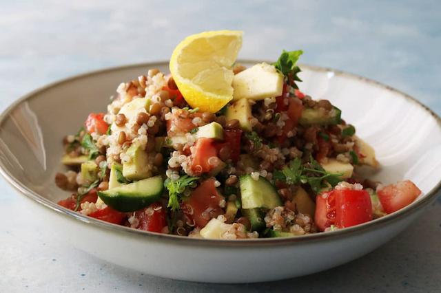 [Image: Salata-phakes.jpg]