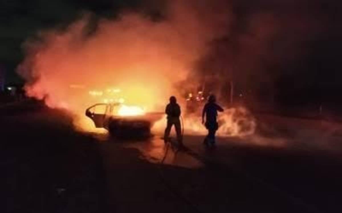 Encuentran calcinadas y encajueladas a dos personas en Puebla