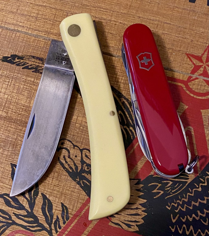 FCAD4663-B8DC-434E-B4C1-E7451017DDE4