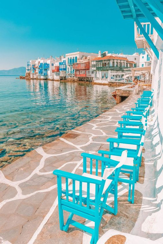 turquoise-outside-chairs.jpg