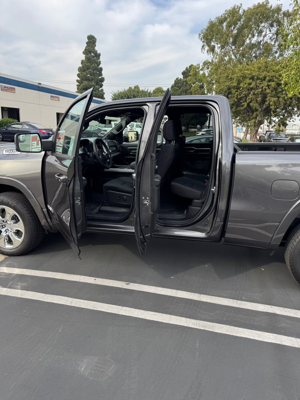 Vehicle thumbnail 25